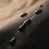 Detalle de la tela impermeable del cubre asientos